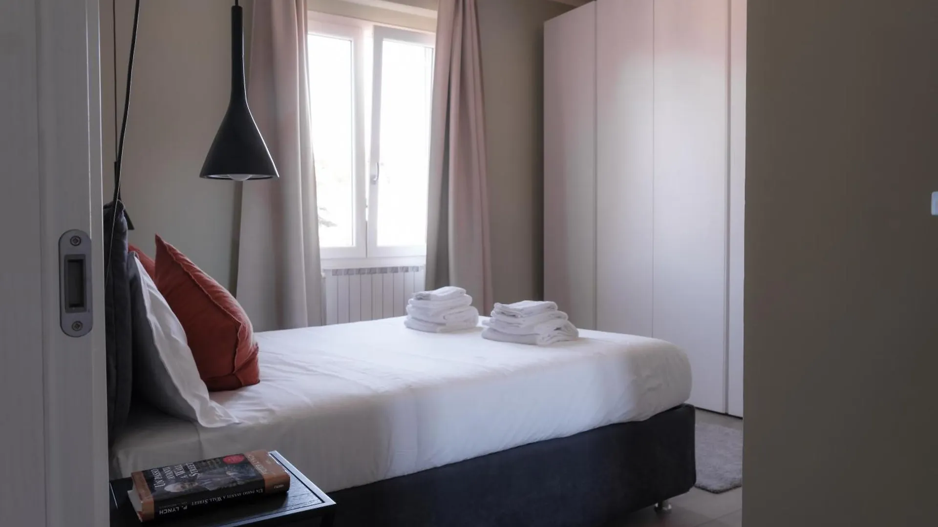 Ginny Apartment فلورنس
