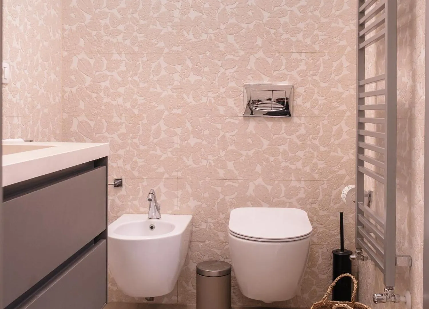 Ginny Apartment فلورنس